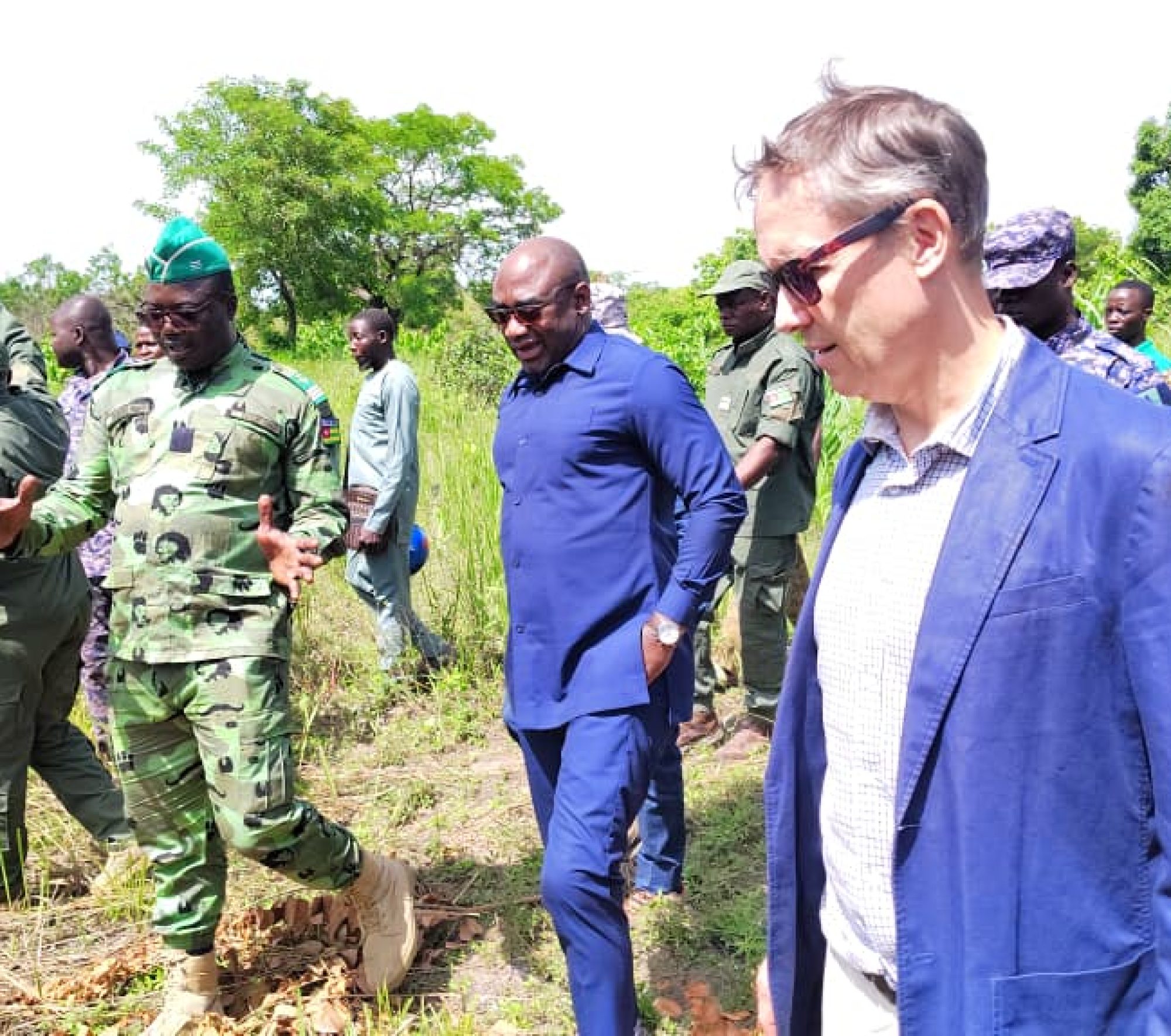 Visite de la délégation sur le site de reboisement dans la forêt de Aou Mono